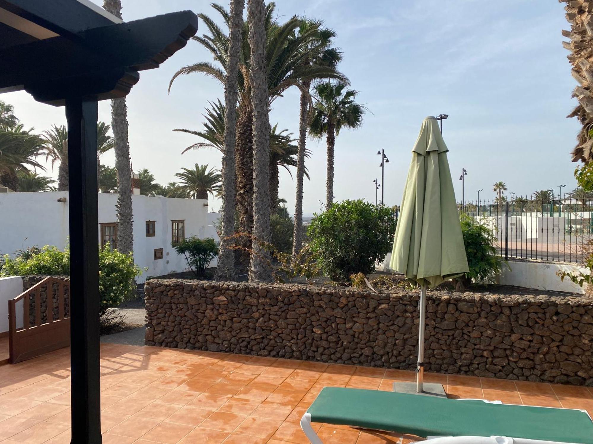 Parque de vacaciones Las Brisas, 98 *