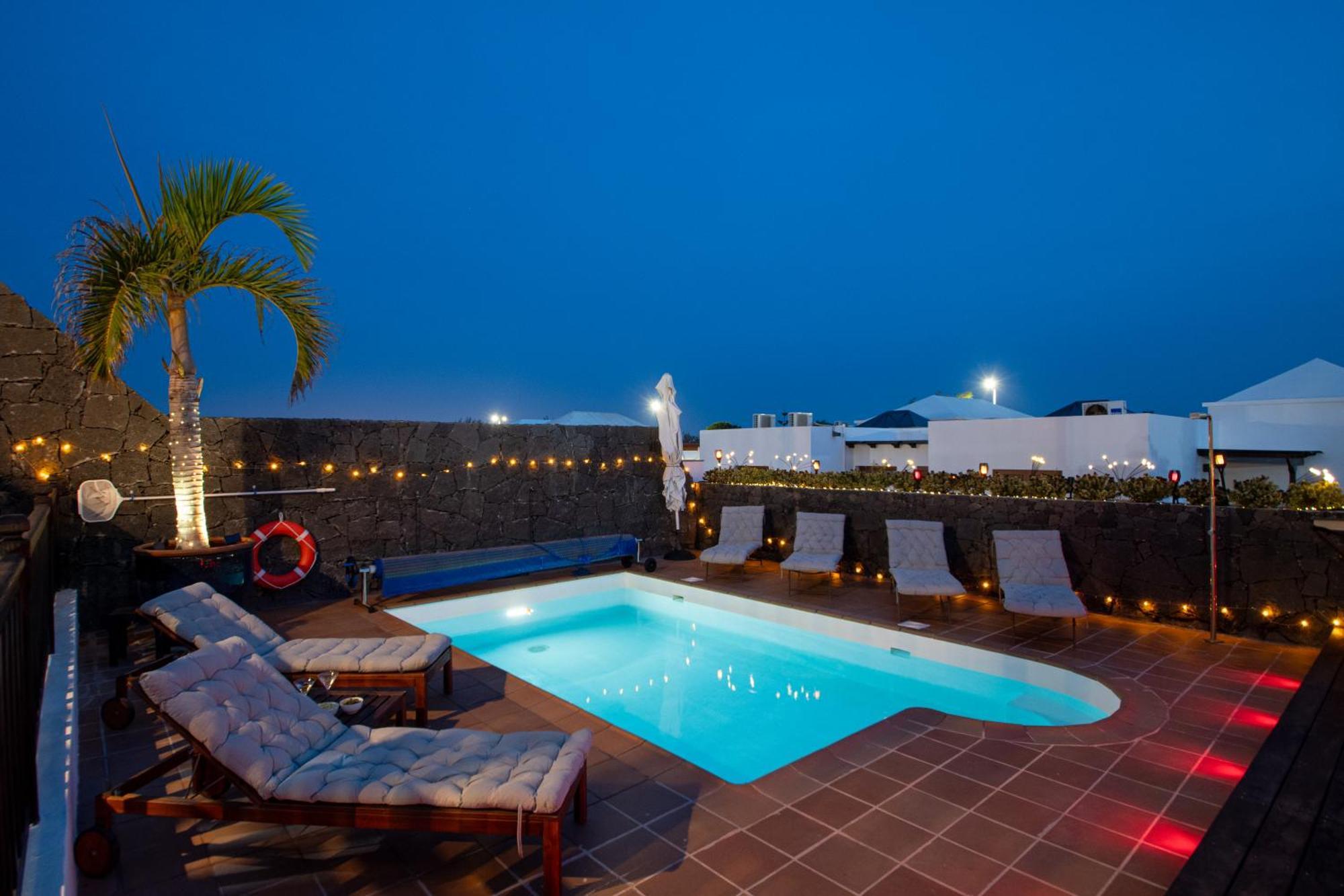 Villa Cavendish With Sea Views And Heatable Pool Close To Flamingo *