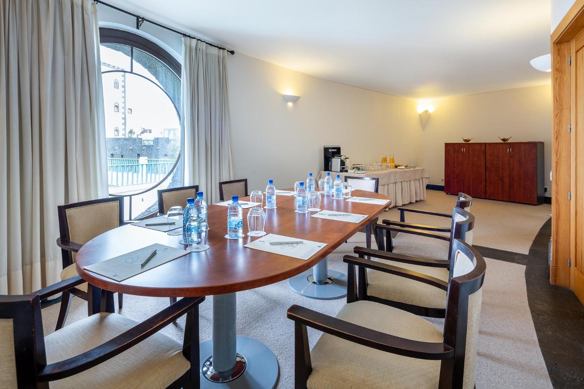 Resort Livvo Volcan Lanzarote 5*