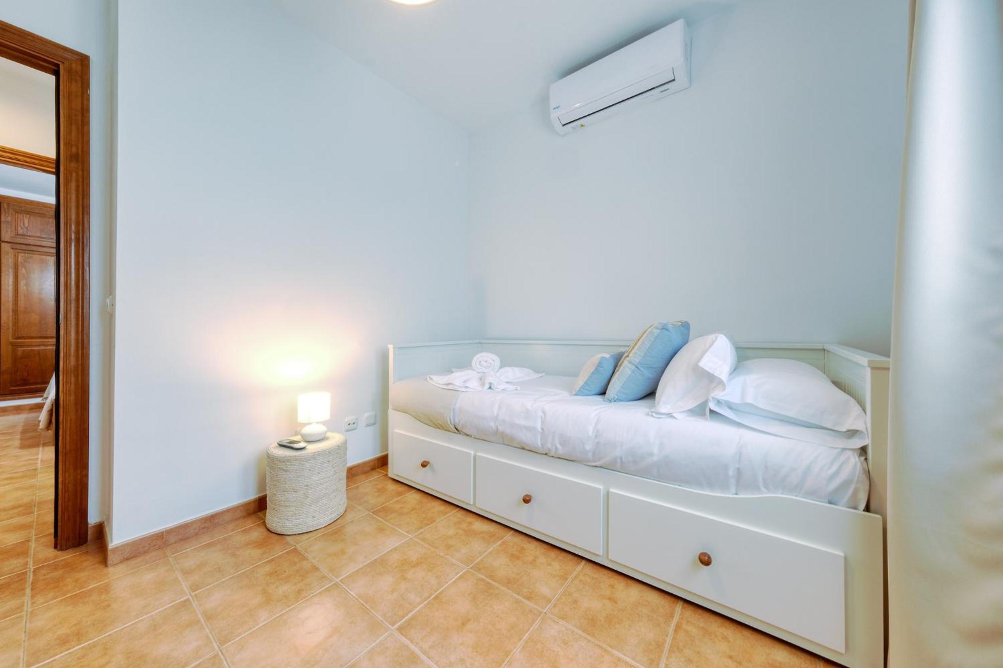 Lanzarote Paradise-private Pool Holiday home *