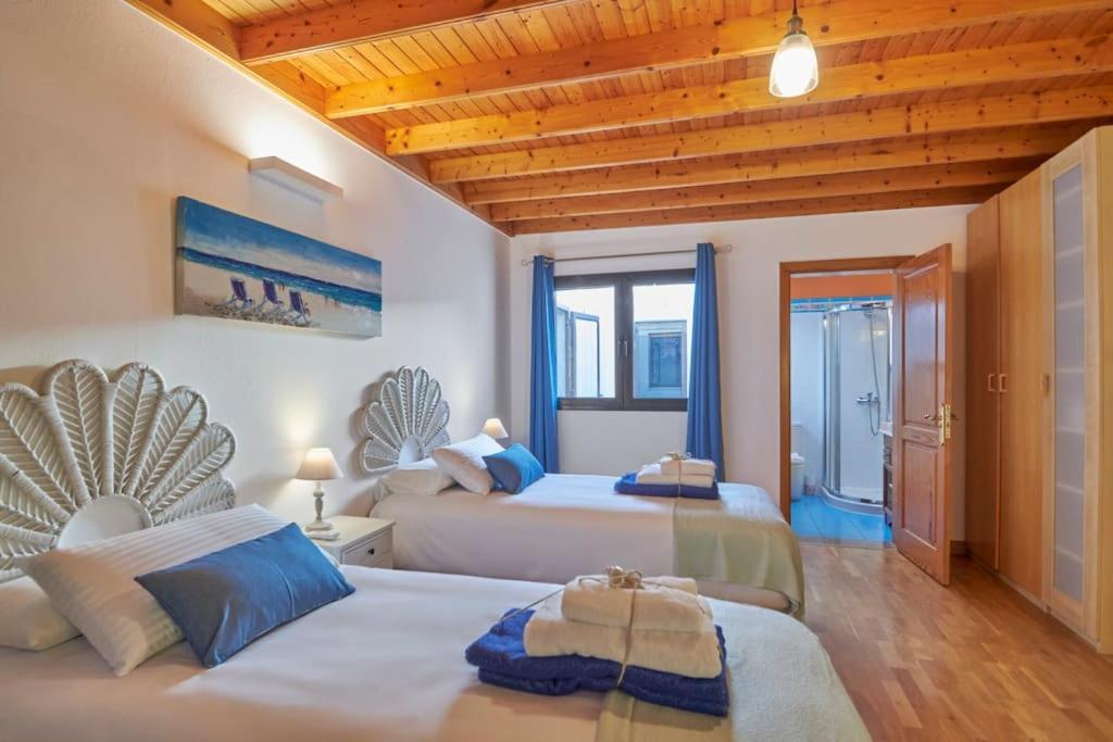 Villa Casa Petra Peaceful & Private, Sea Views, Pool & Bbq *