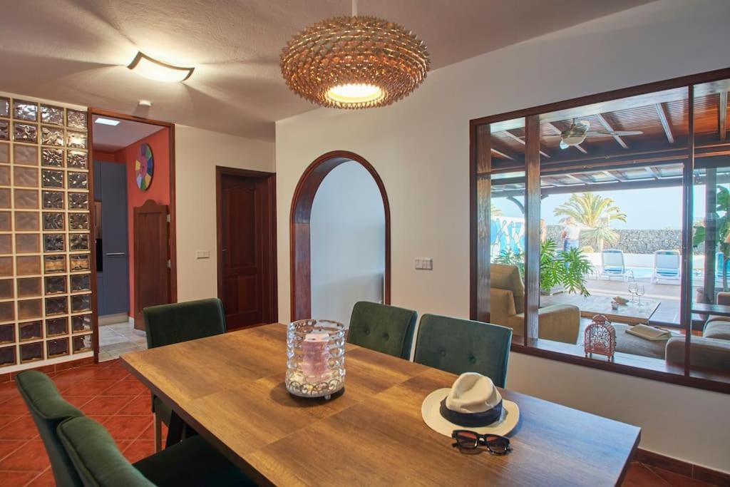 Casa Petra Peaceful & Private, Sea Views, Pool & Bbq Villa Playa Blanca (Lanzarote)