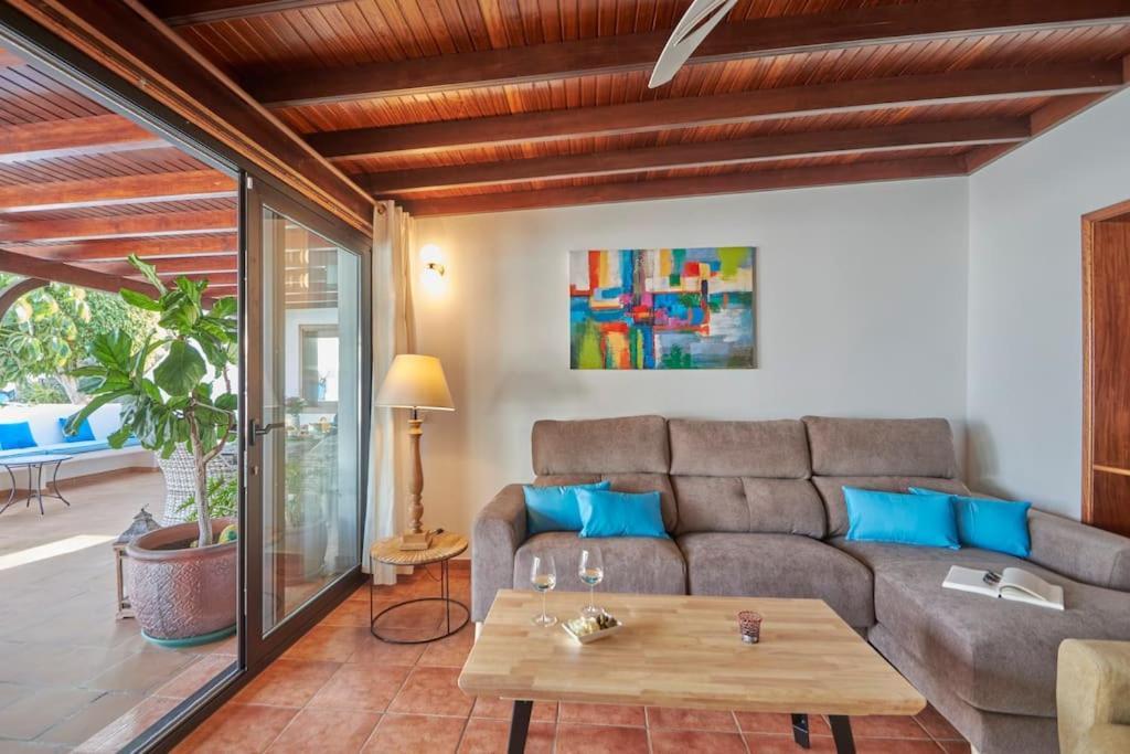 Casa Petra Peaceful & Private, Sea Views, Pool & Bbq * Playa Blanca (Lanzarote)