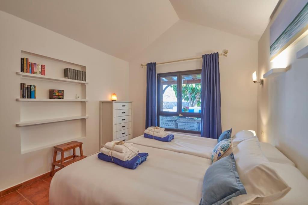 Casa Petra Peaceful & Private, Sea Views, Pool & Bbq * Playa Blanca (Lanzarote)