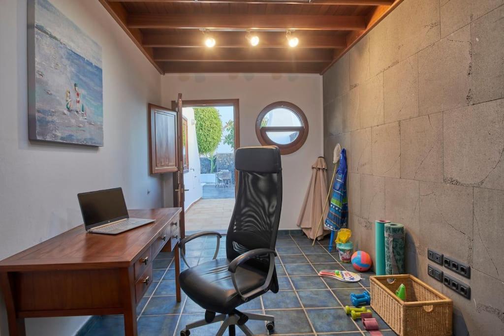 Villa Casa Petra Peaceful & Private, Sea Views, Pool & Bbq Playa Blanca (Lanzarote)