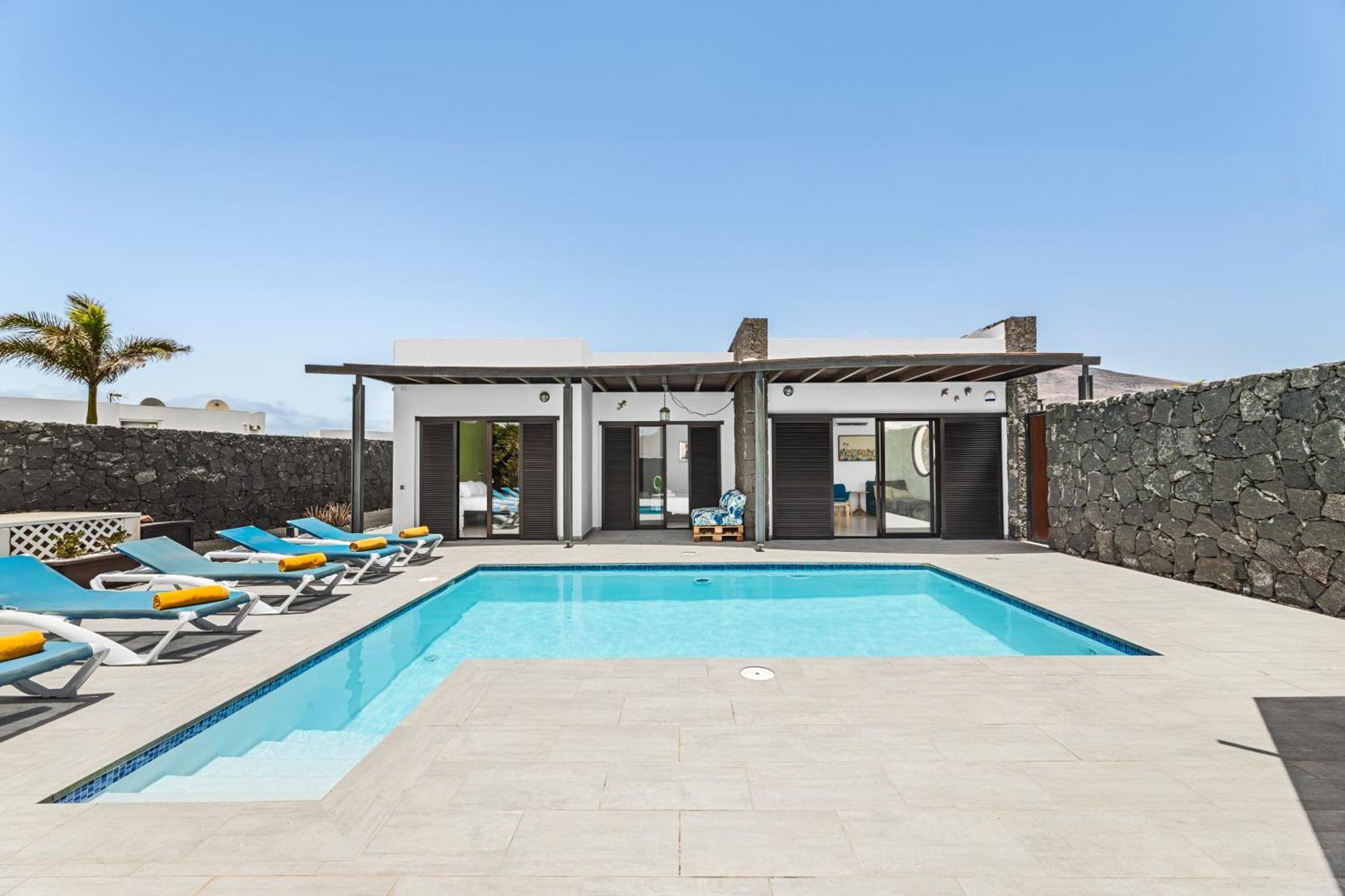 Villa 3 Bedroom Pool Short Walk From Papagayo *
