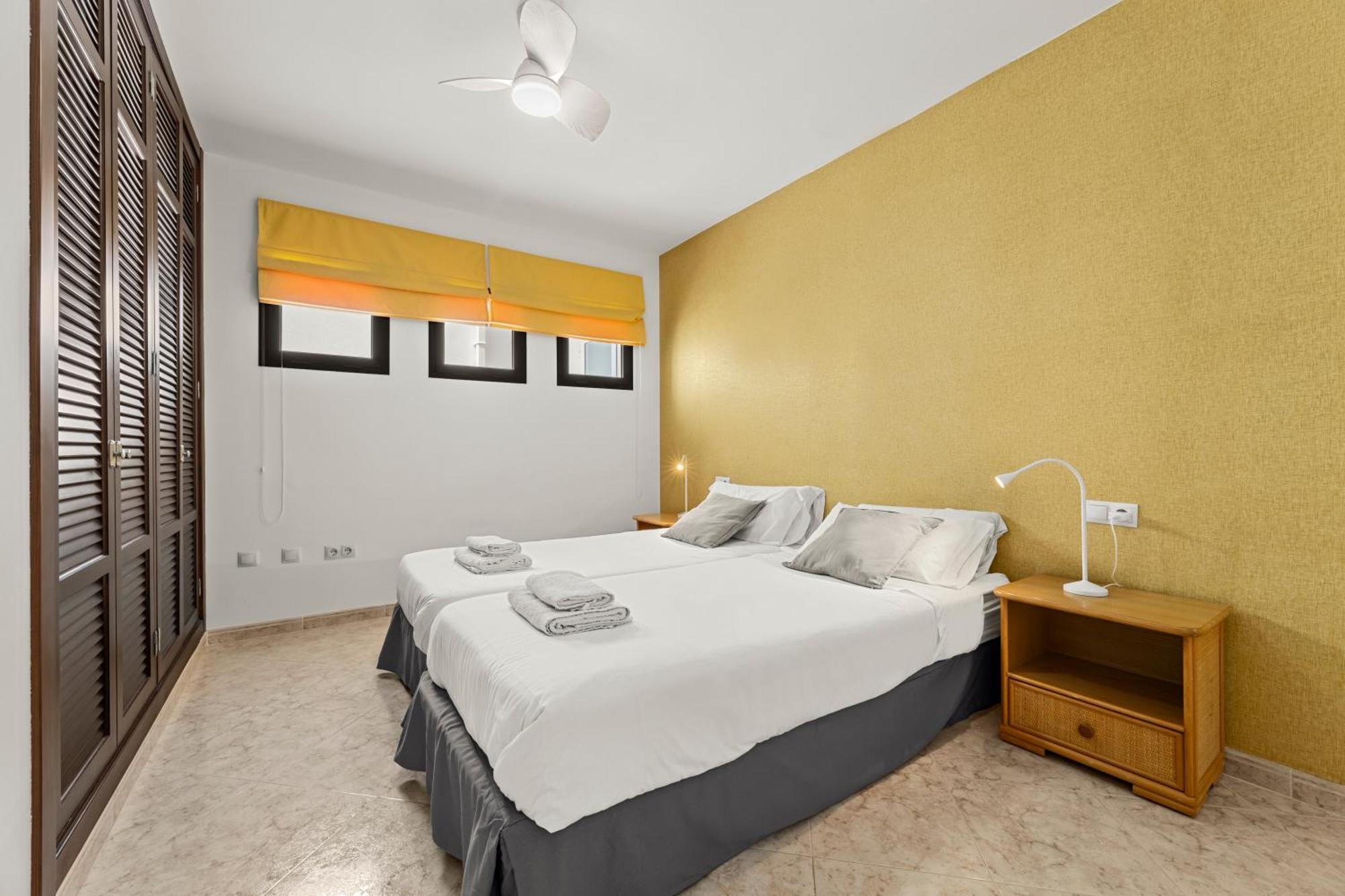 3 Bedroom Pool Short Walk From Papagayo