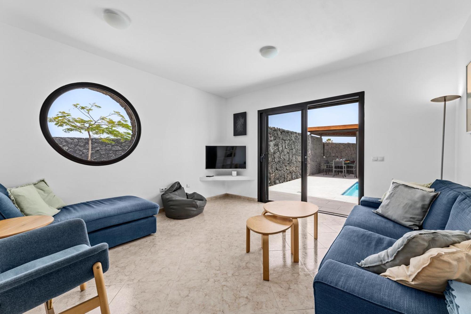 Villa 3 Bedroom Pool Short Walk From Papagayo