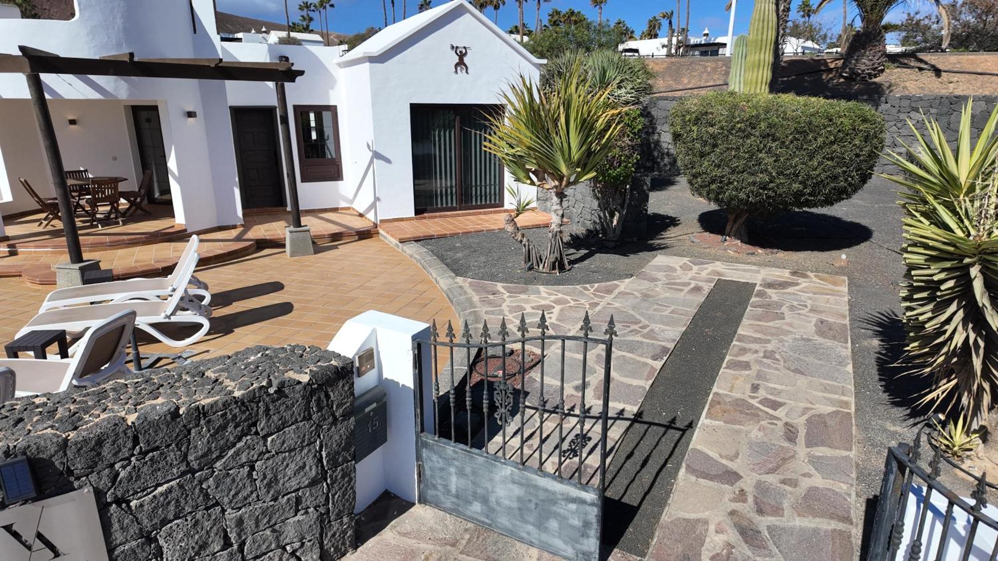 Alysia - * Playa Blanca (Lanzarote)