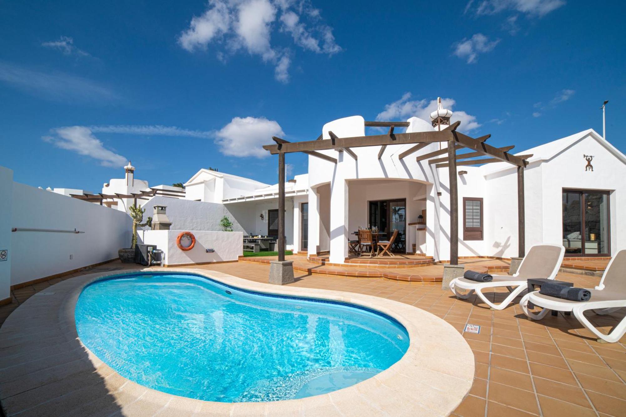 Alysia - * Playa Blanca (Lanzarote)